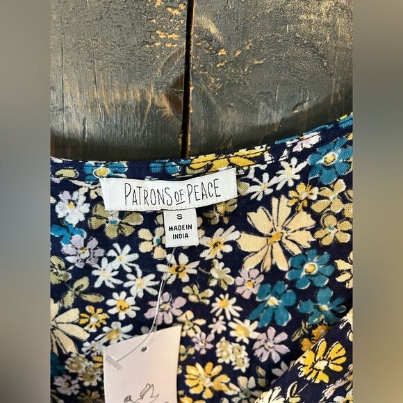 Patrons of Peace Floral Puff Sleeve Crop Top Navy Blue Yellow Daisy Print - Picture 5 of 7